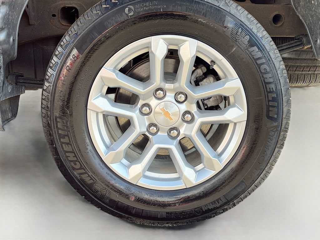 Used 2025 Chevrolet Silverado 1500 LT AWD/4WD image 30