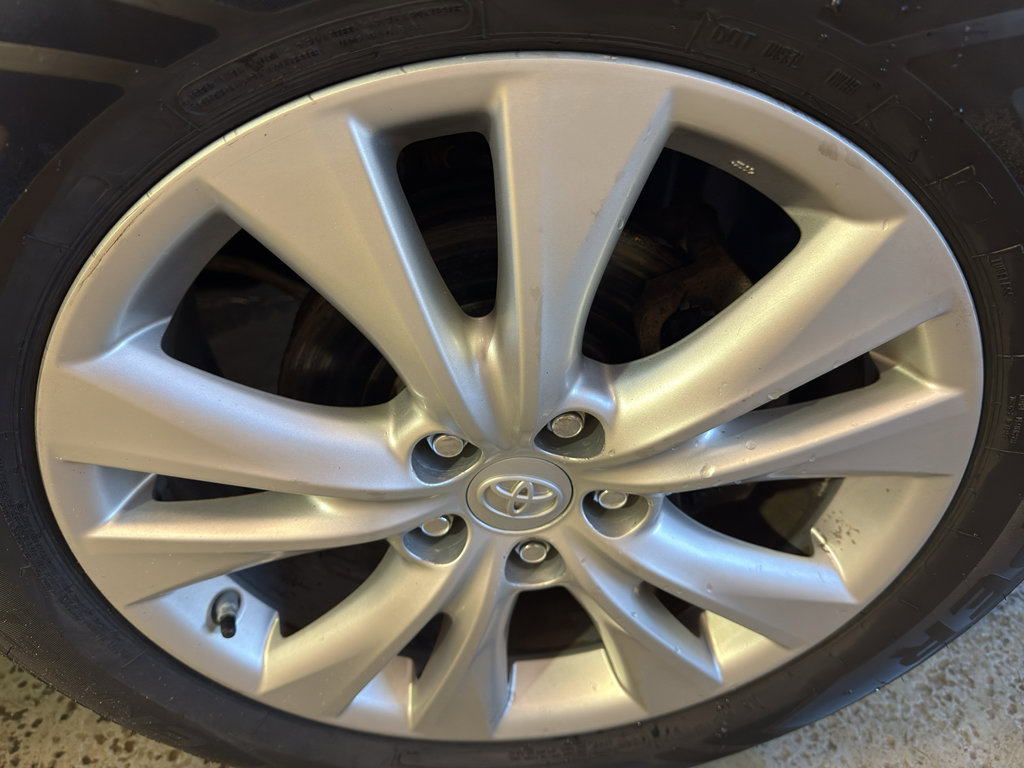 Used 2015 Toyota RAV4 Limited image 36