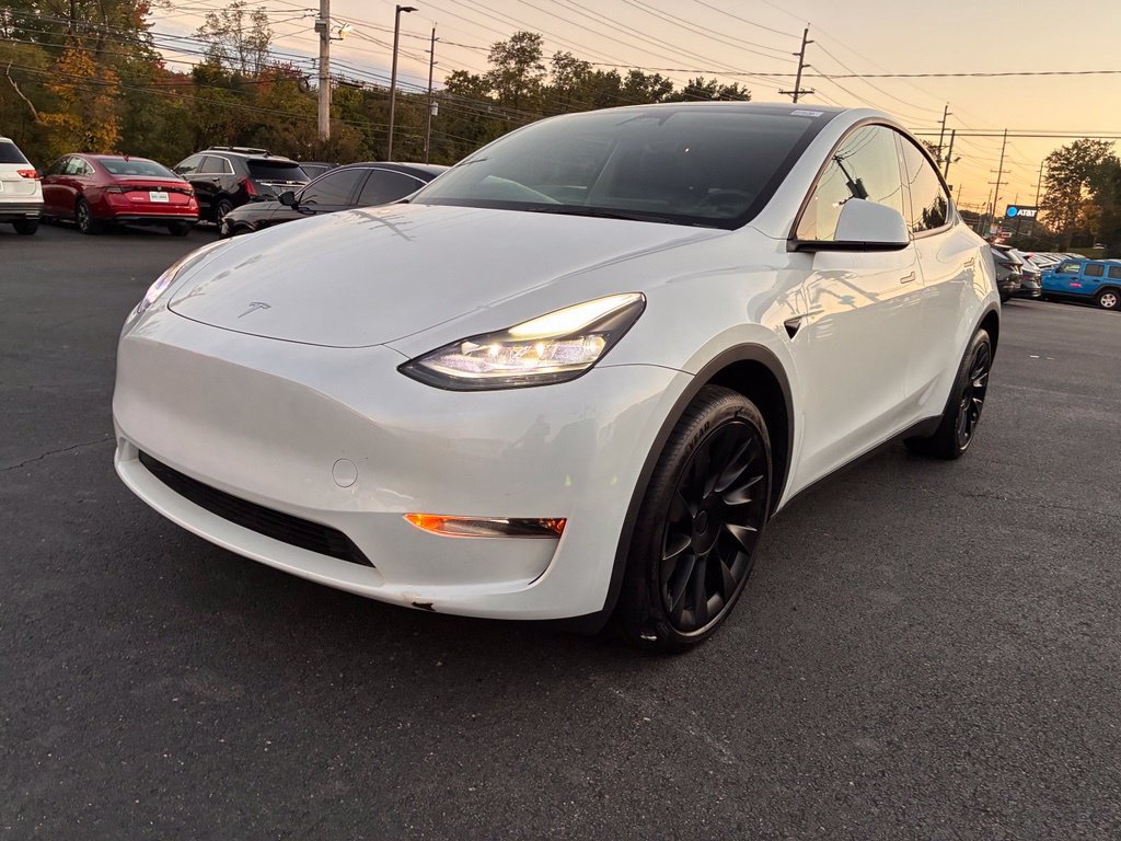 Used 2023 Tesla Model Y Long Range AWD/4WD image 3