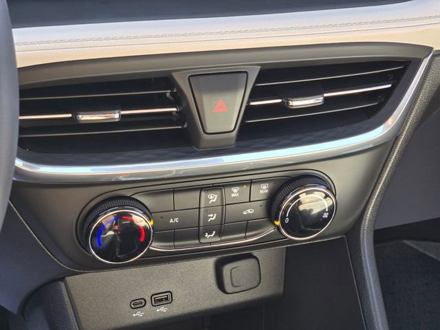 Used 2024 Buick Encore GX Preferred image 25