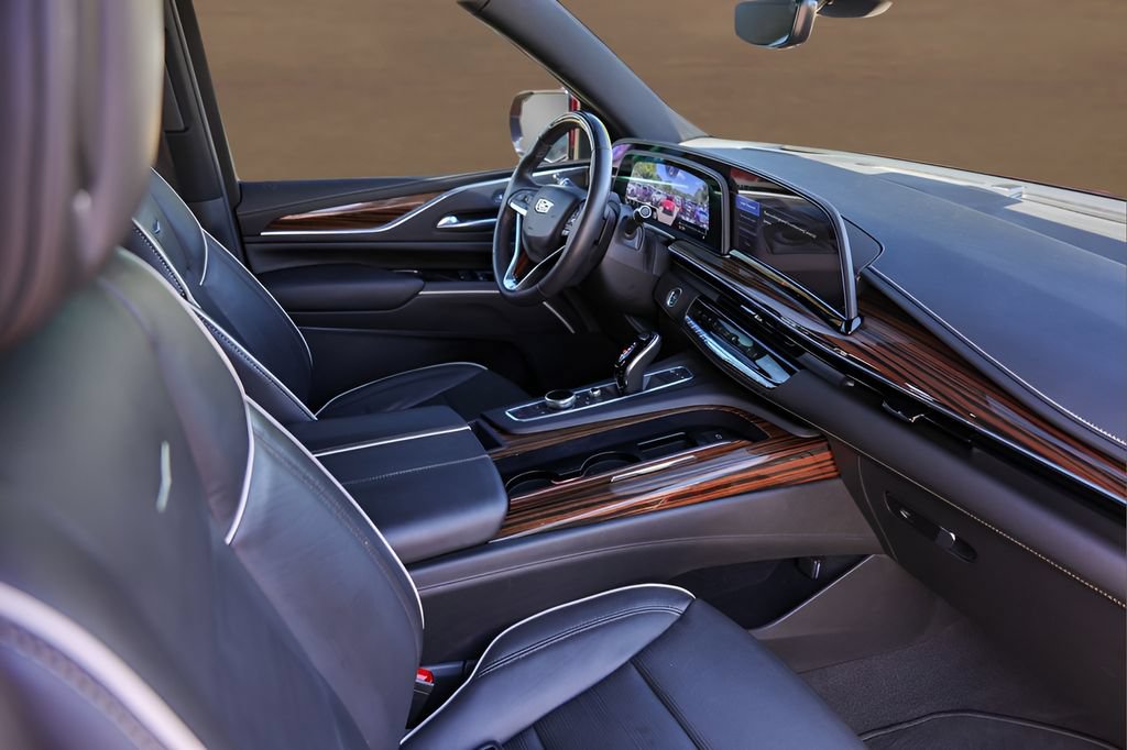 Certified 2024 Cadillac Escalade ESV Premium Luxury RWD image 31