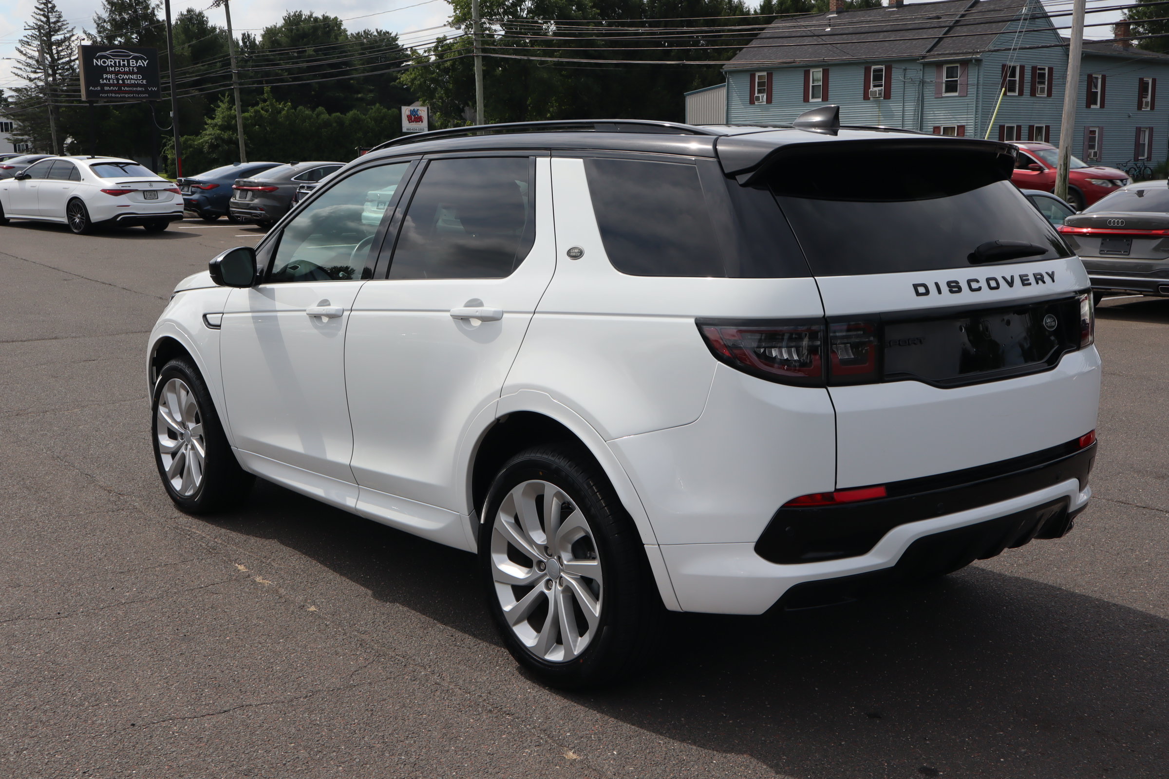 Used 2022 Land Rover Discovery Sport S R-Dynamic AWD/4WD image 7