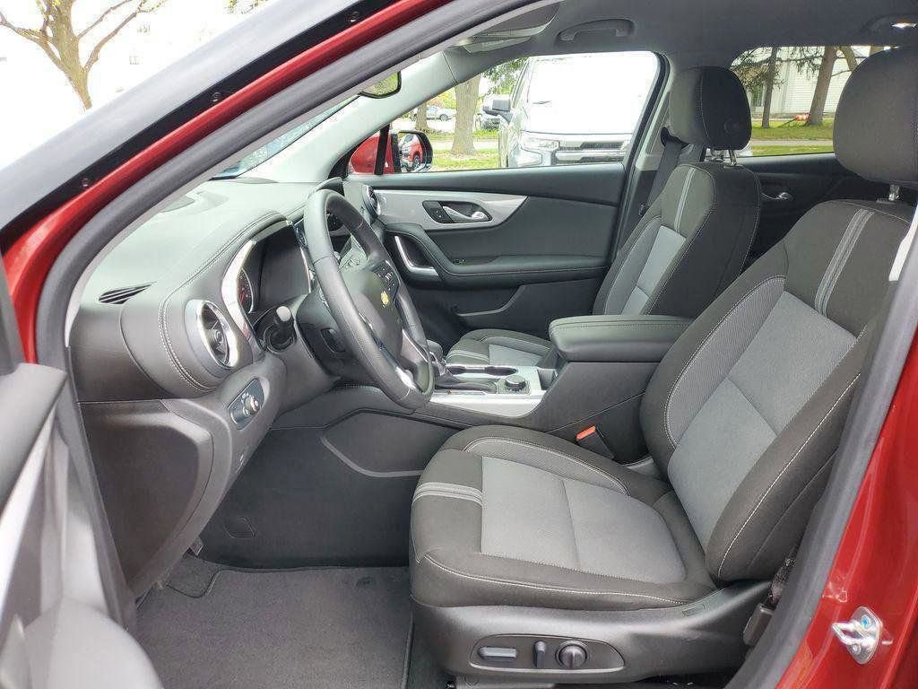 Certified 2024 Chevrolet Blazer LT w/ Convenience Package FWD image 5