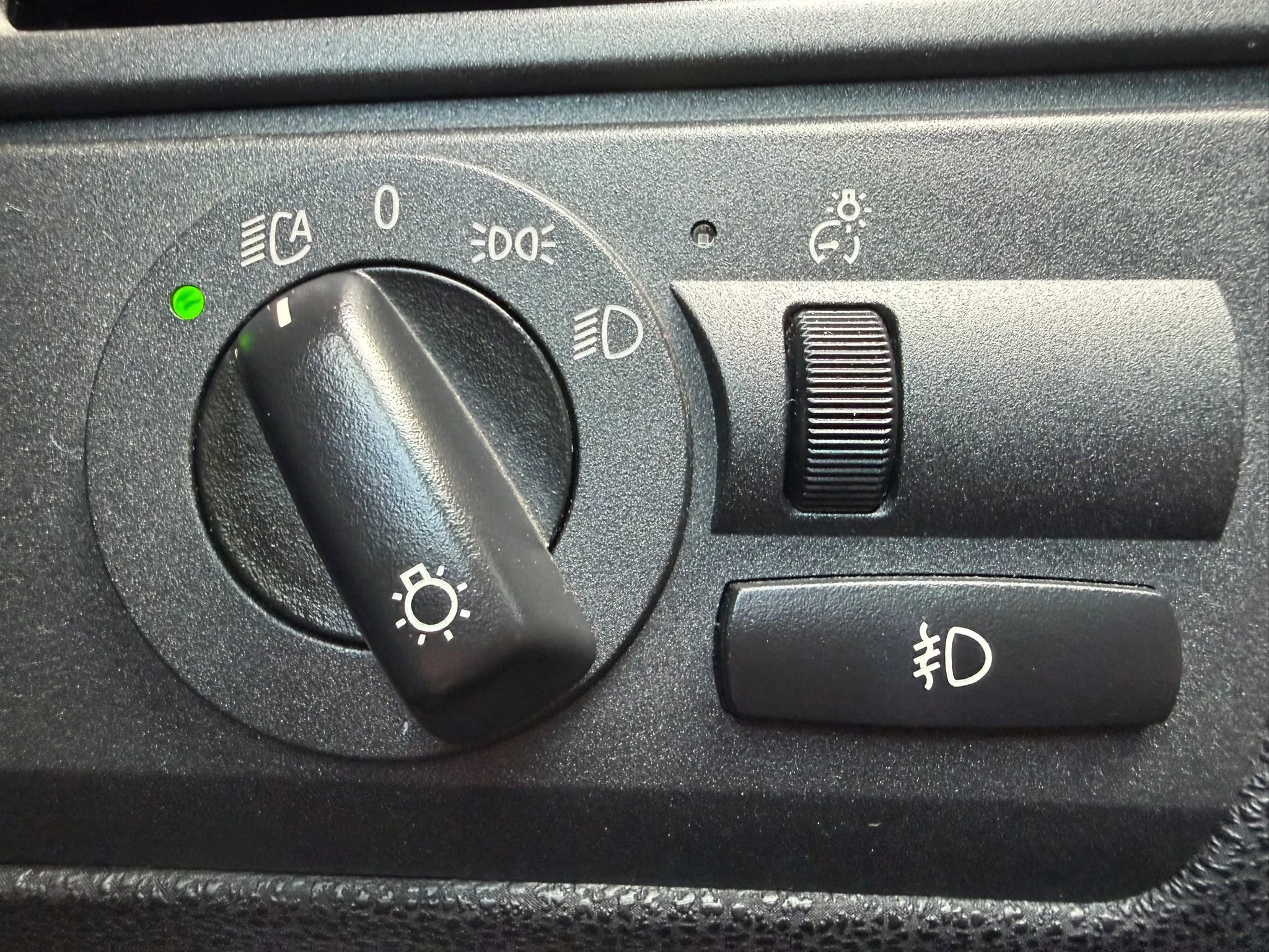 Used 2004 BMW X3 3.0i image 23