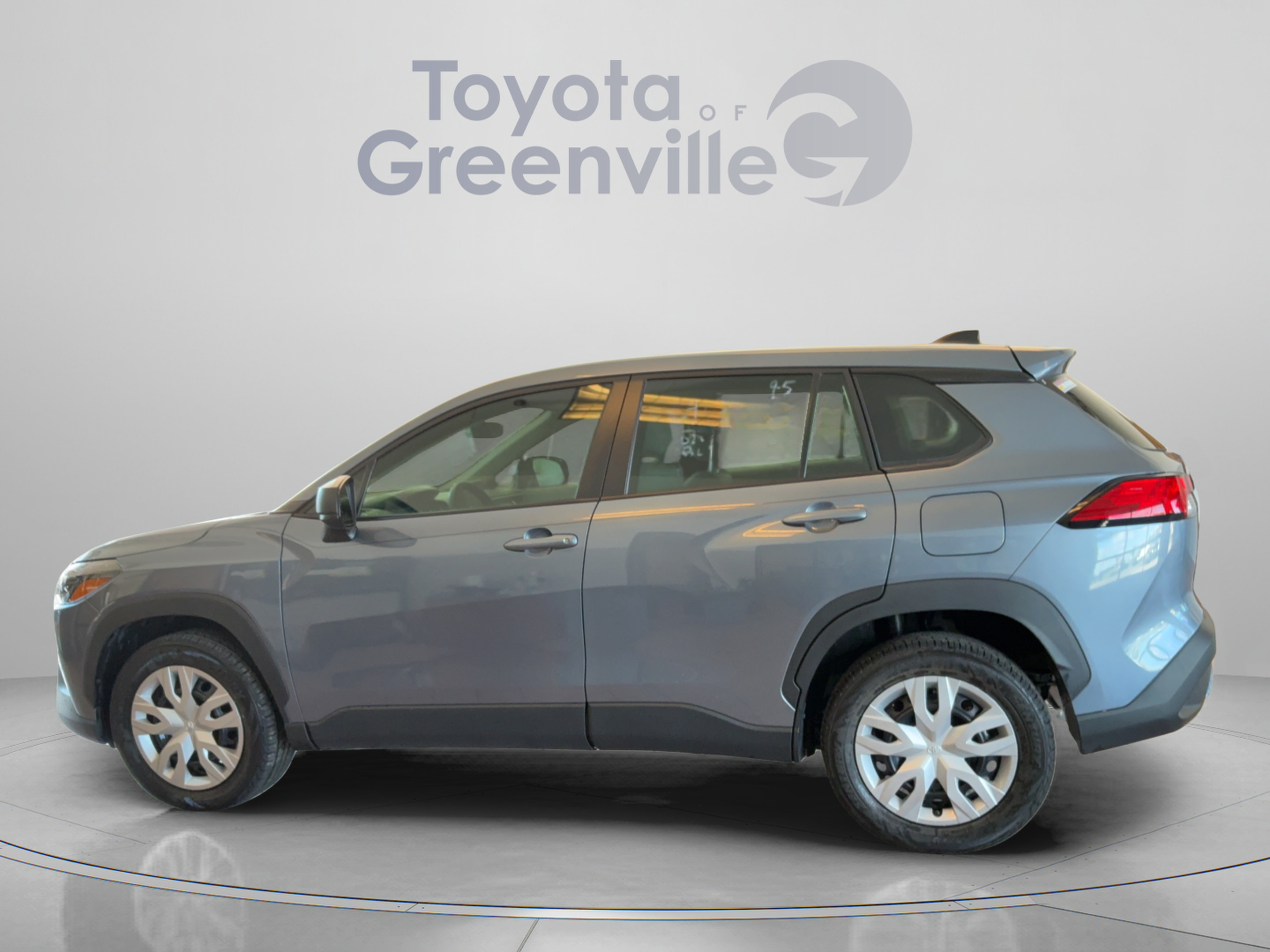 Certified 2022 Toyota Corolla Cross L AWD/4WD image 2