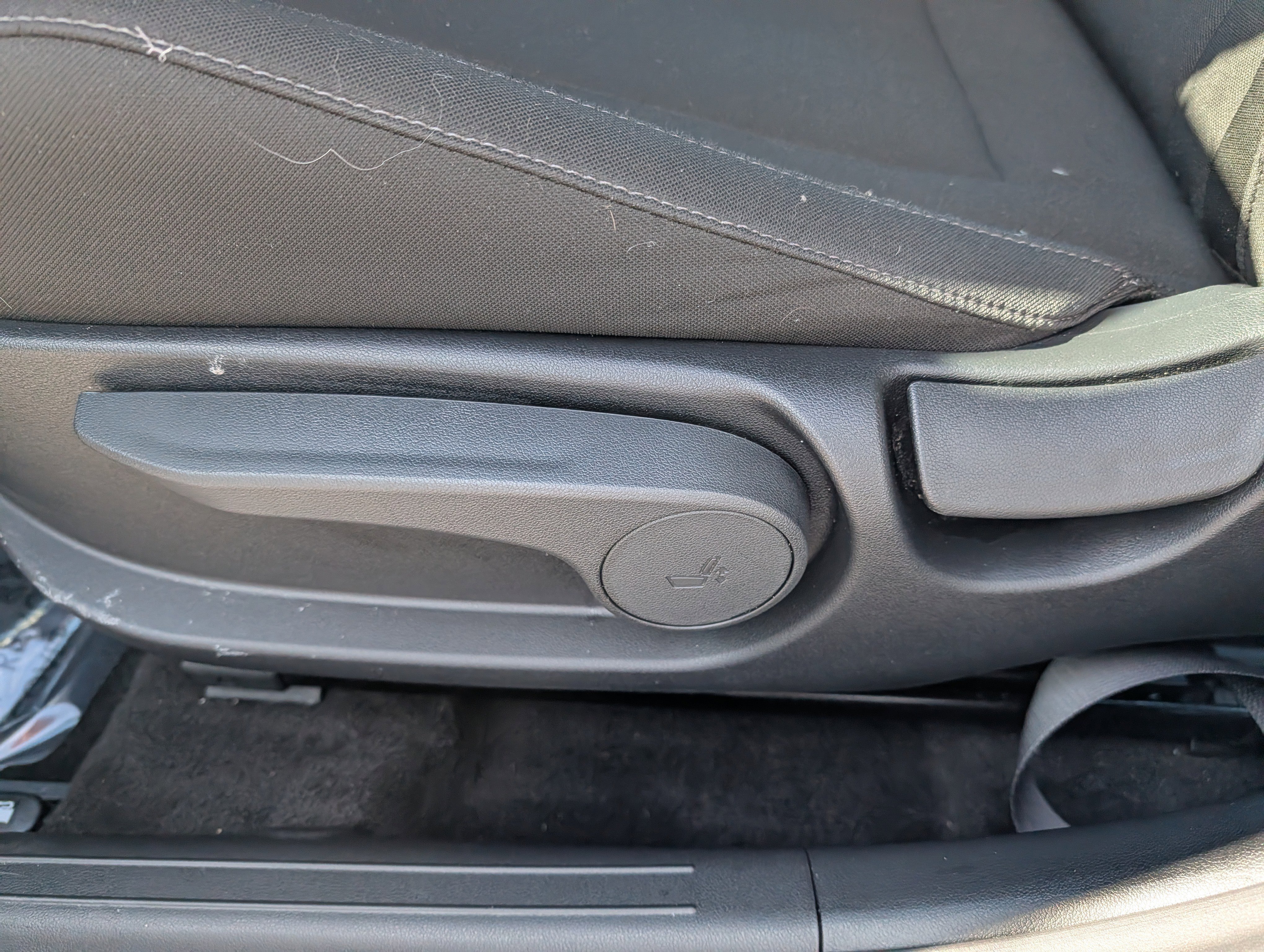 Certified 2025 Hyundai Elantra SEL FWD image 11