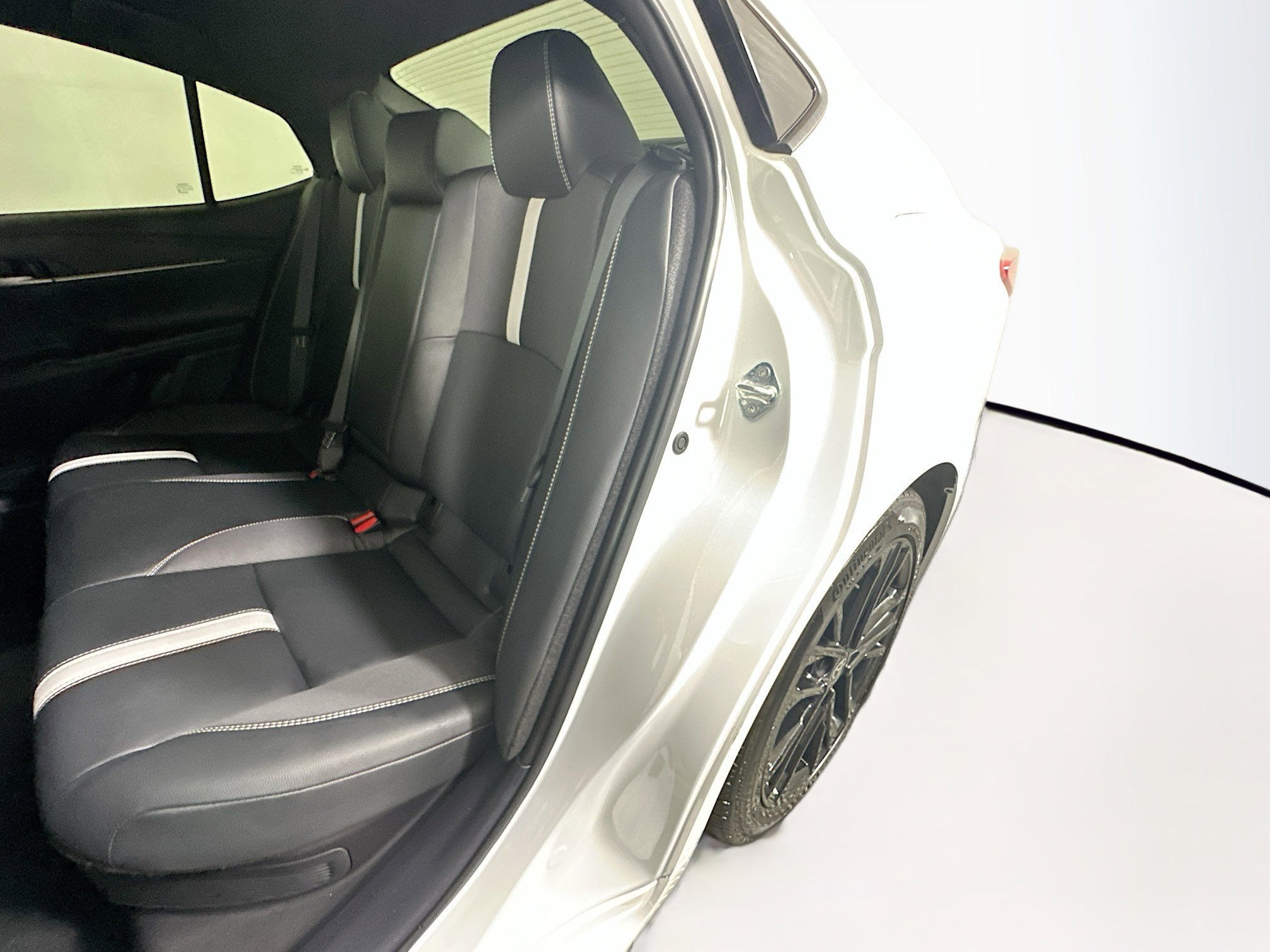 Used 2025 Toyota Camry SE FWD image 26