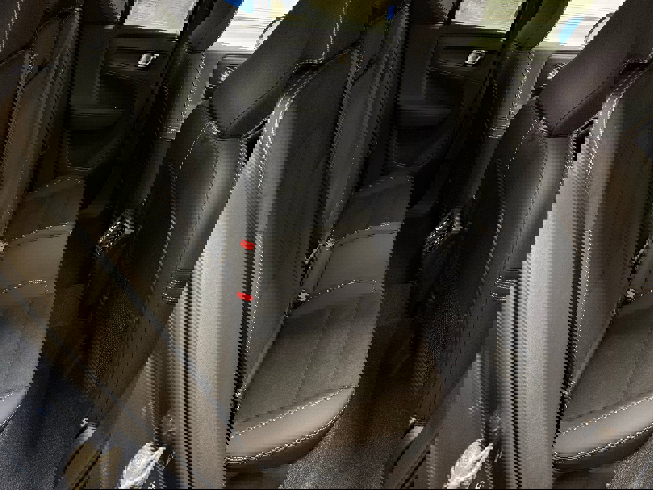 New 2026 Volvo XC40 B5 Ultra w/ Protection Package Premier image 31