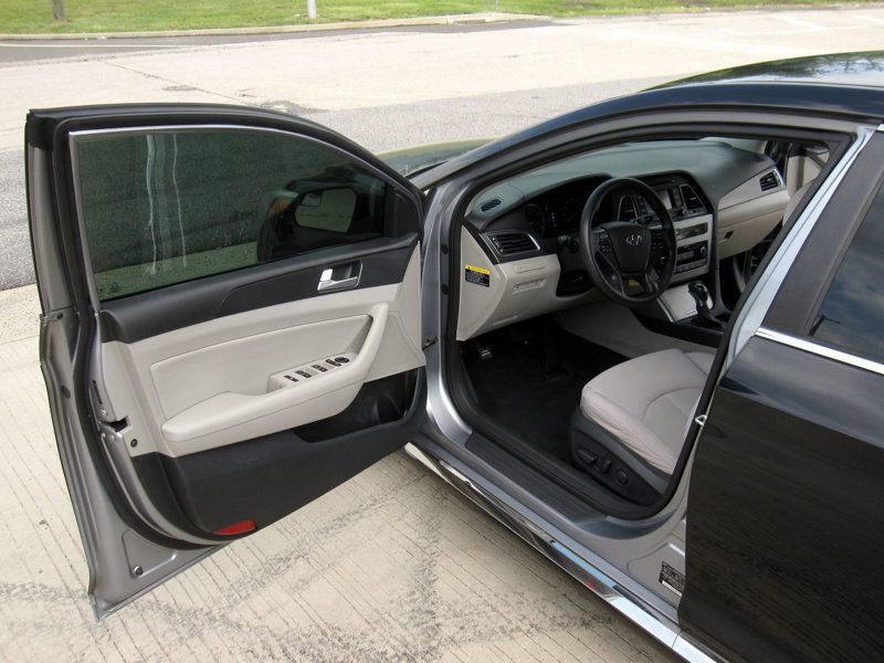 Used 2015 Hyundai Sonata Sport FWD image 16