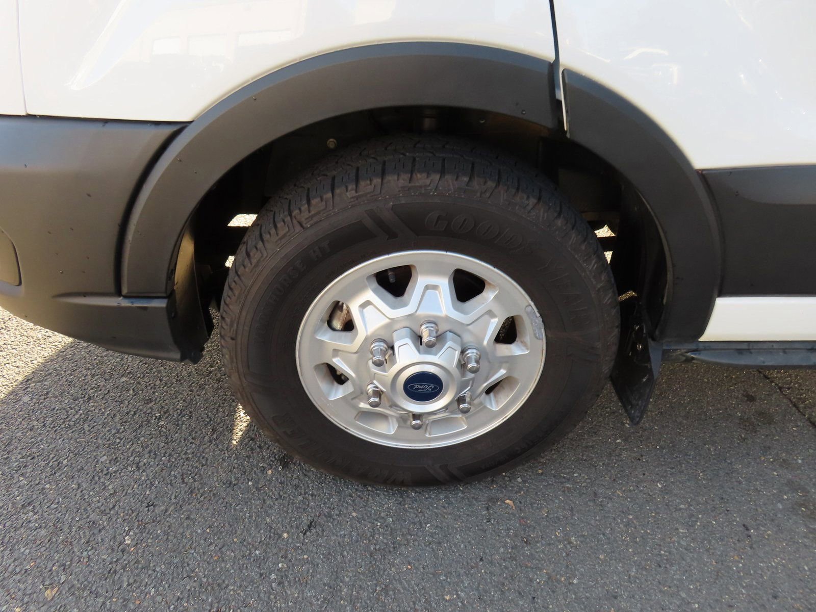 Used 2023 Ford Transit 150 Low Roof AWD w/ Exterior Upgrade Package image 10