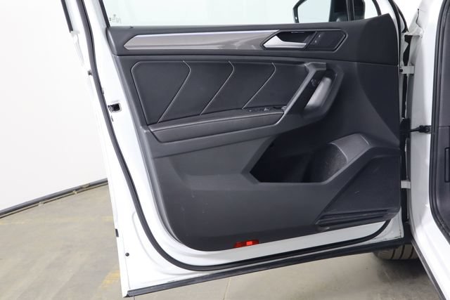 Used 2023 Volkswagen Tiguan SE R-Line FWD image 16