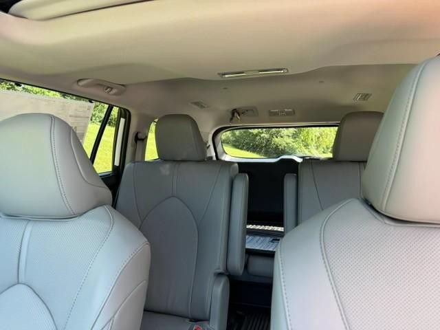 New 2026 Toyota Highlander Limited AWD/4WD image 11