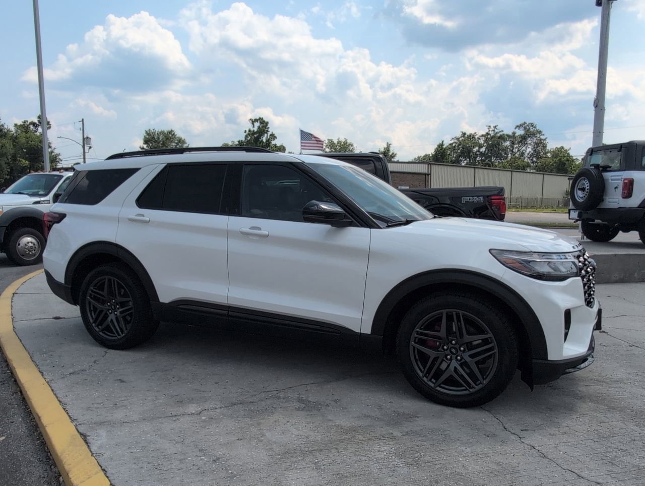 New 2025 Ford Explorer ST w/ Sun And Sound Package video 2
