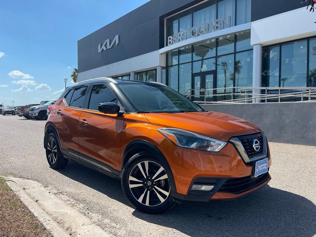 Used 2020 Nissan Kicks SR w/ SR Premium Package FWD image 1