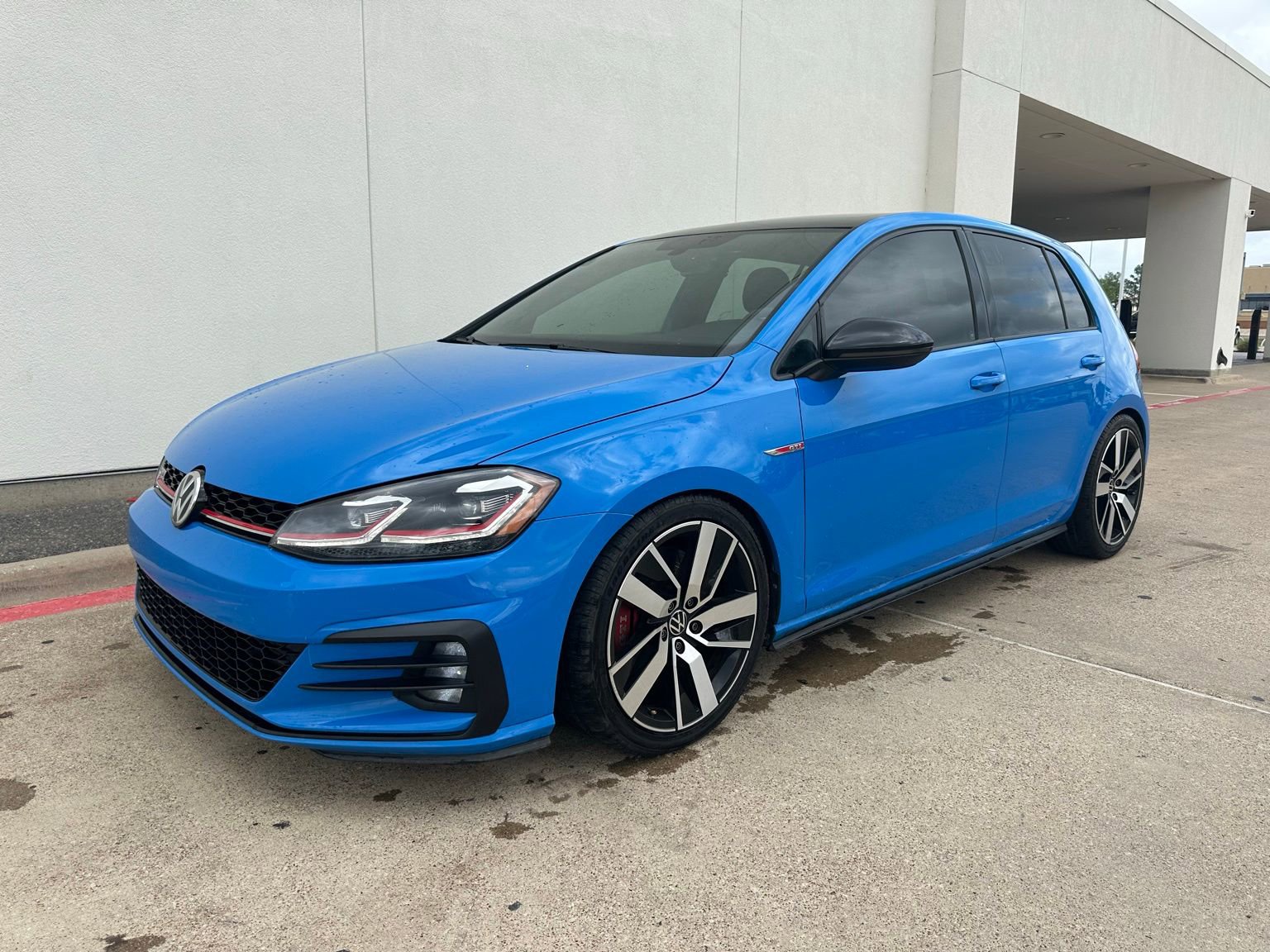 Used 2021 Volkswagen GTI SE image 3