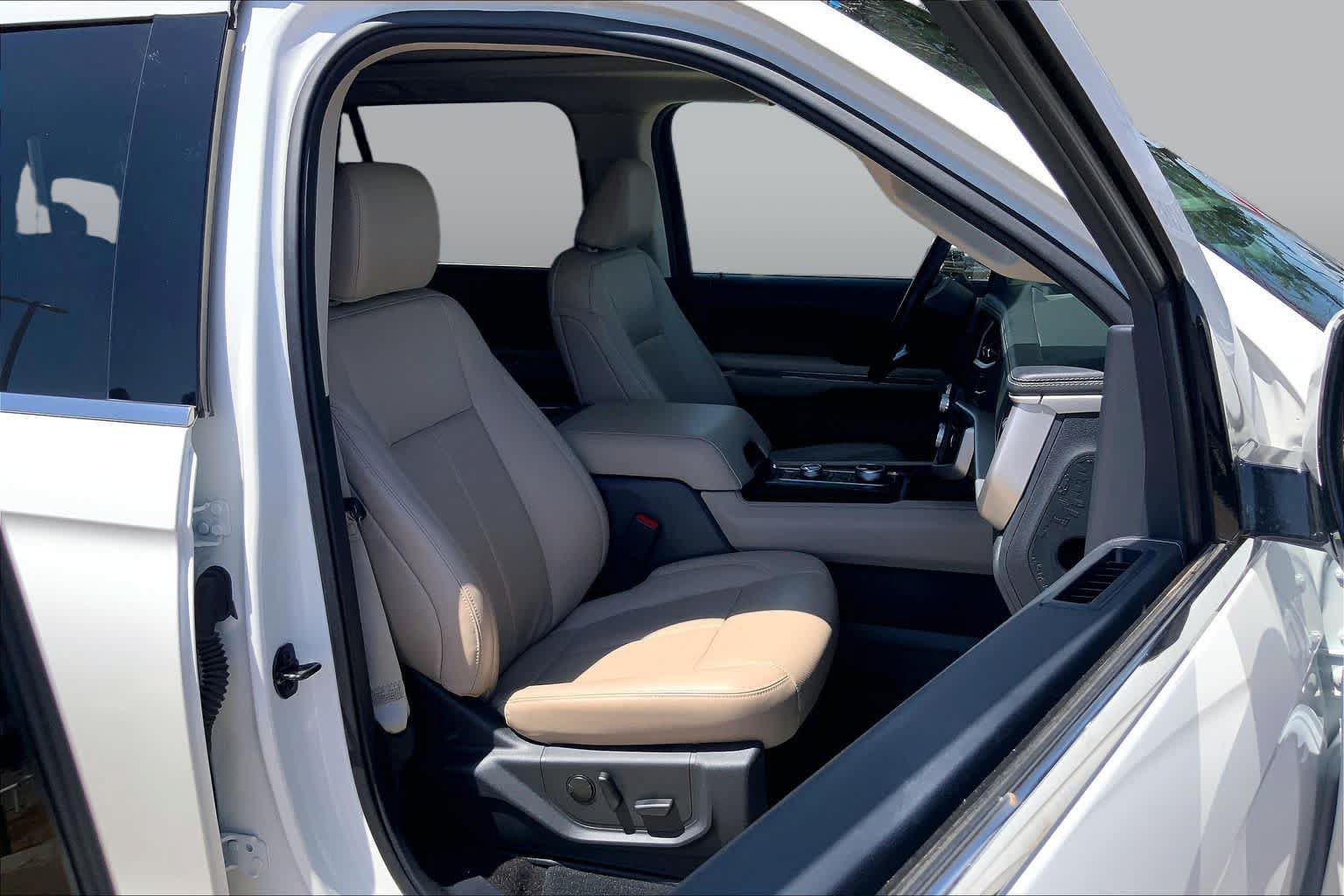 Certified 2023 Ford Expedition XLT AWD/4WD image 9