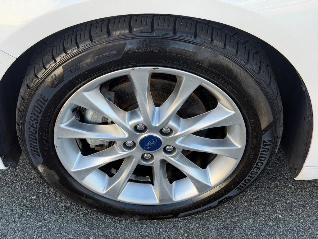 Used 2017 Ford Fusion SE image 12