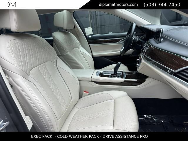 Used 2020 BMW 750i xDrive w/ Executive Package AWD/4WD image 20