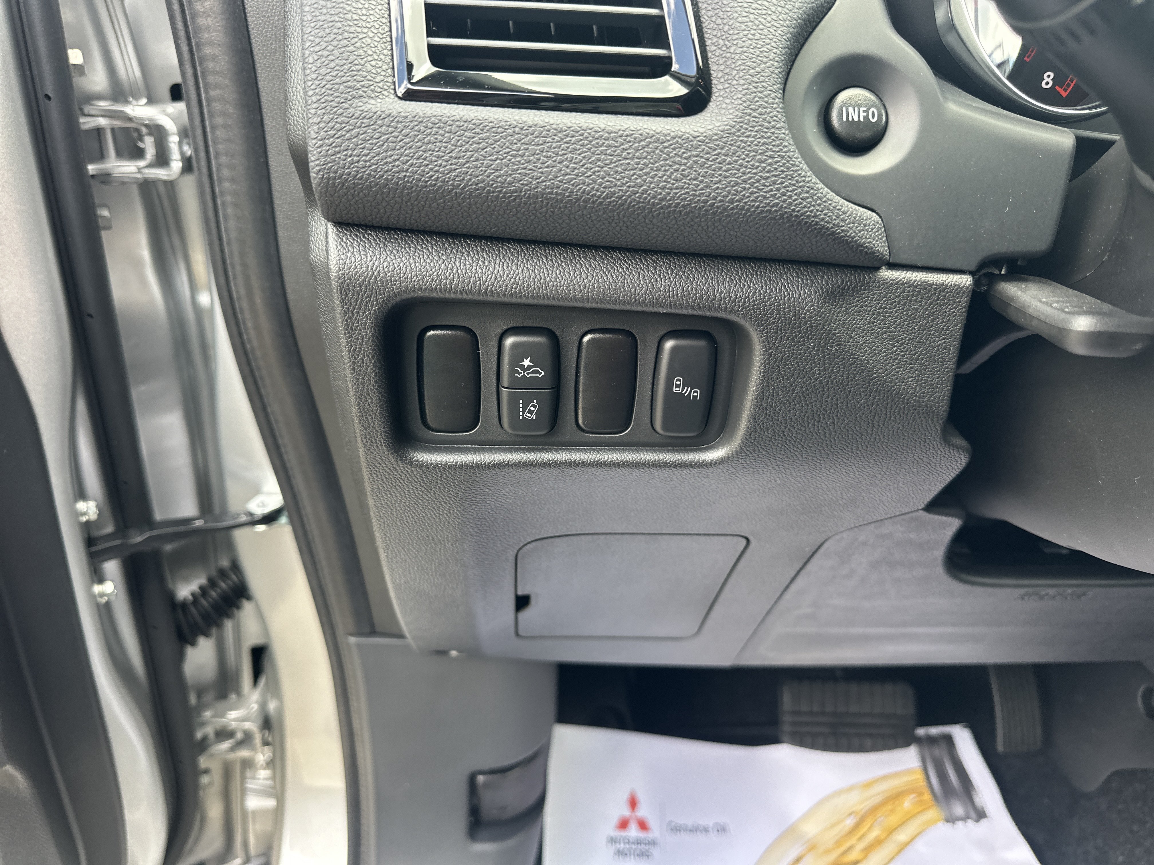 New 2026 Mitsubishi Outlander Sport SE AWD/4WD image 10