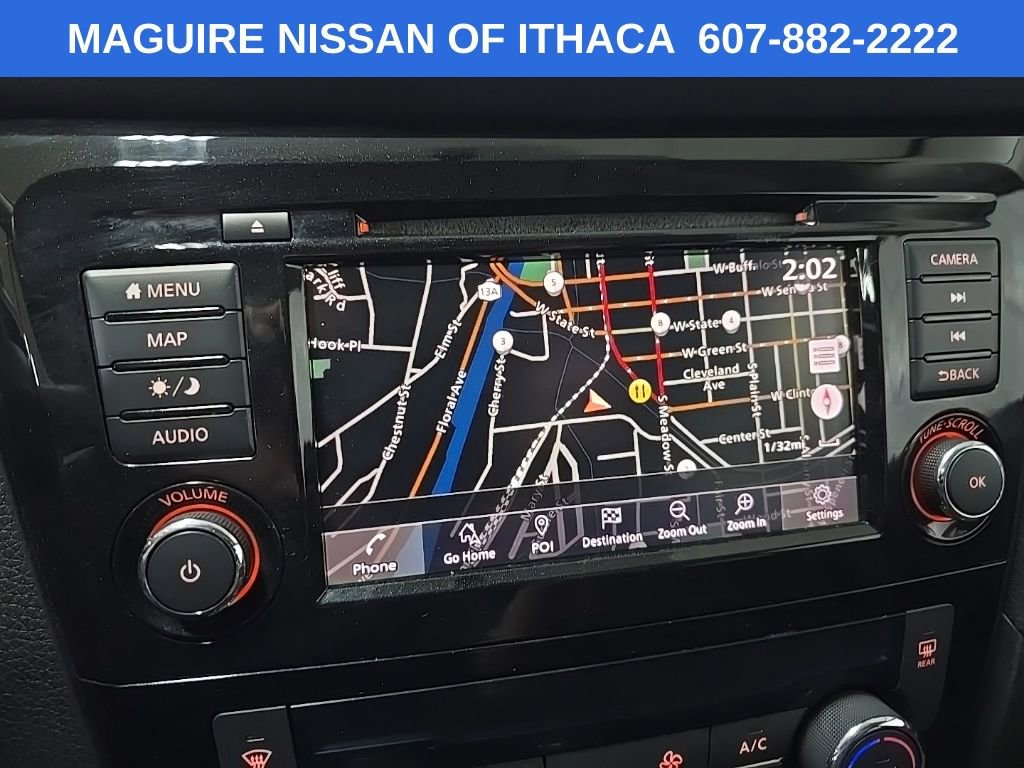 Used 2018 Nissan Rogue SV w/ Sun & Sound Touring Package image 25