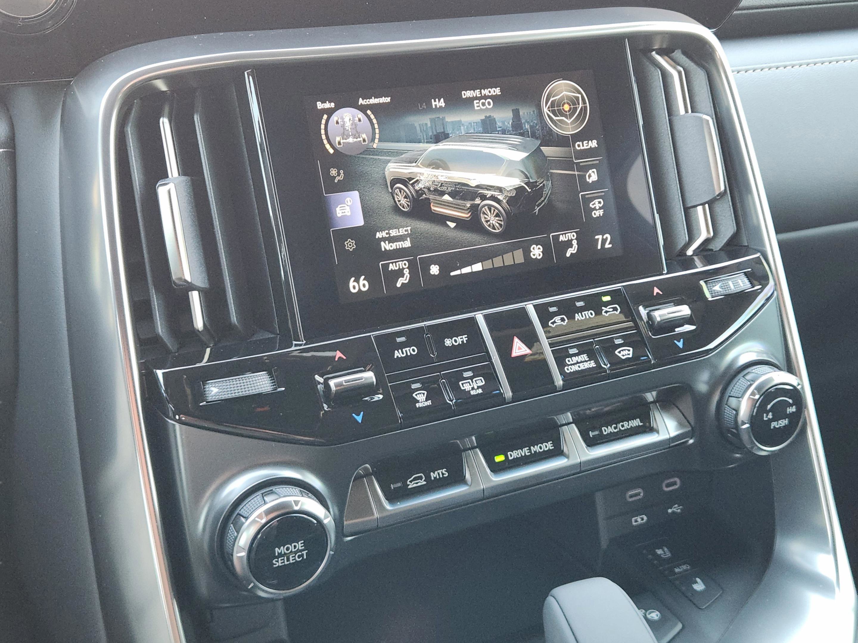 New 2026 Lexus LX 700h Luxury image 15