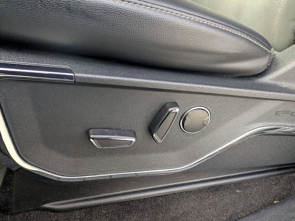 Used 2021 Ford F150 Lariat w/ Equipment Group 502A High image 12