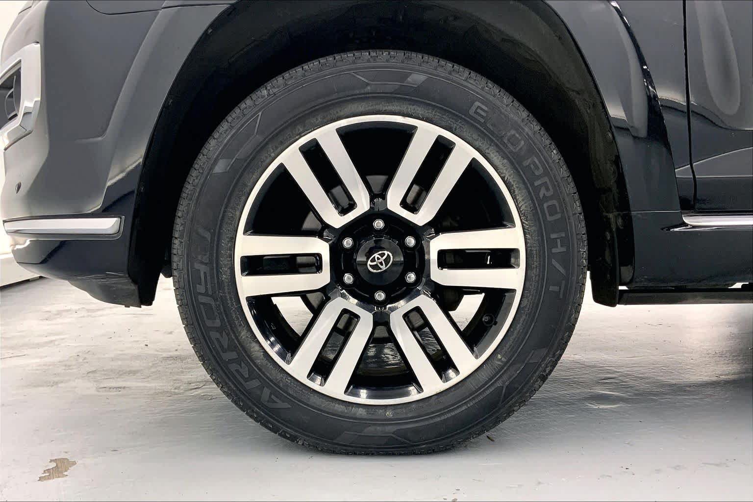 Used 2023 Toyota 4Runner Limited AWD/4WD image 8
