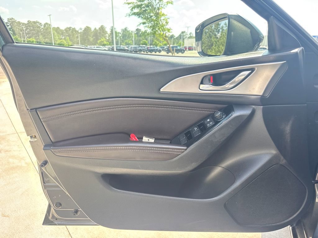 Used 2017 MAZDA MAZDA3 Touring FWD image 14