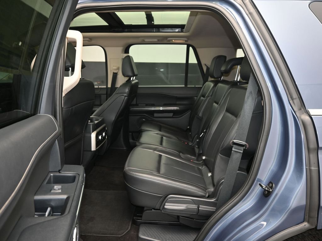 Used 2022 Ford Expedition XLT image 15