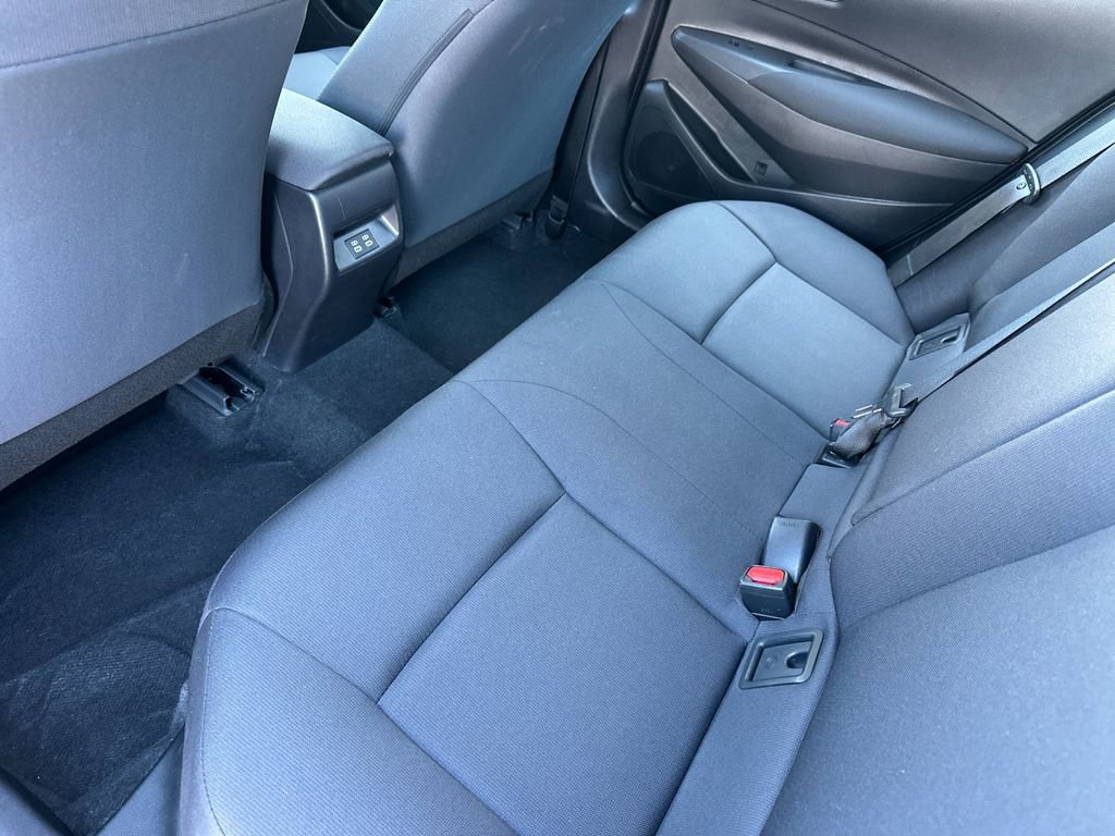 Used 2025 Toyota Corolla LE image 12