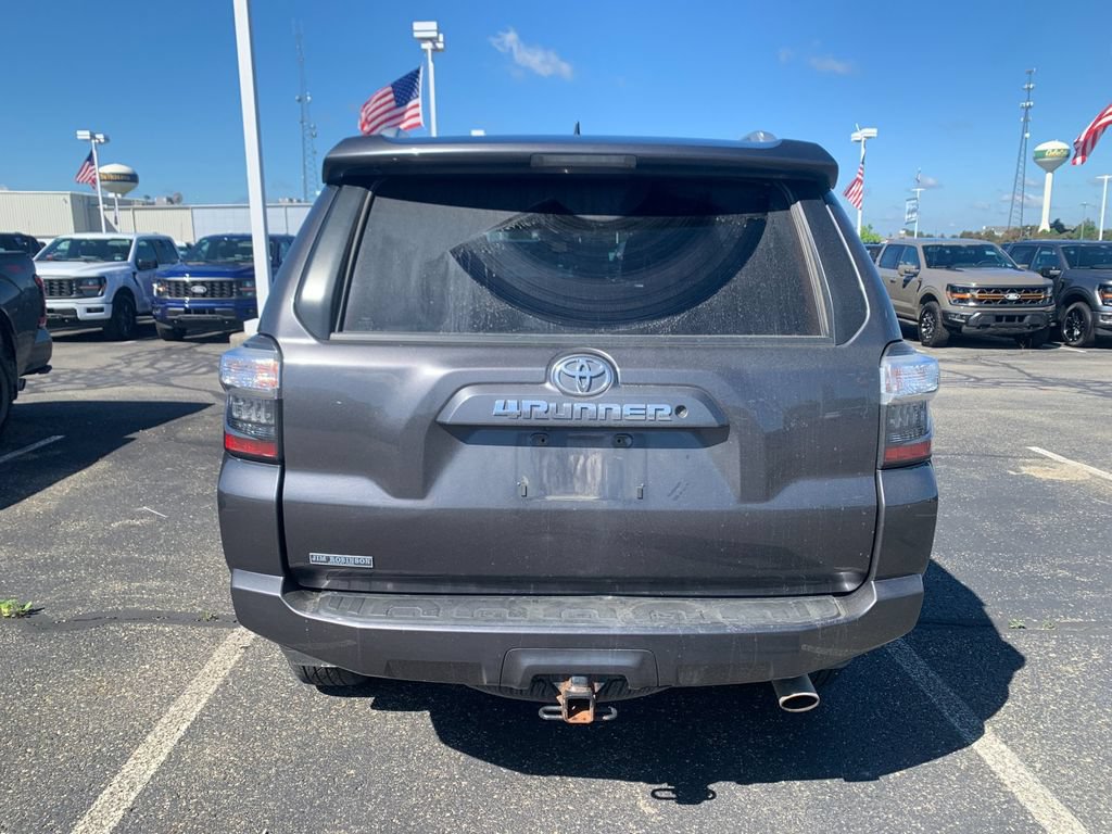 Used 2017 Toyota 4Runner SR5 Premium AWD/4WD image 4