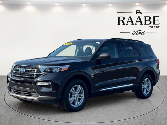 Used 2024 Ford Explorer XLT w/ Equipment Group 202A AWD/4WD image 3