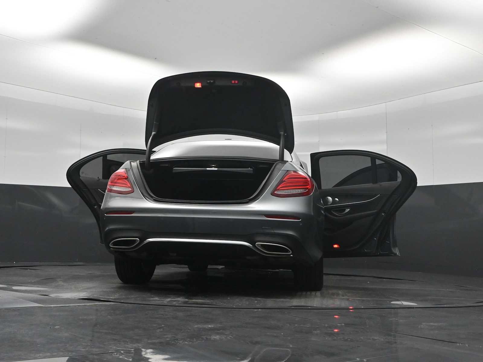 Used 2019 Mercedes-Benz E 300 4MATIC image 64