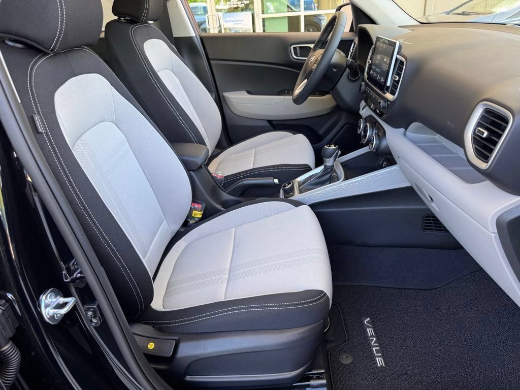New 2026 Hyundai Venue SEL FWD image 17