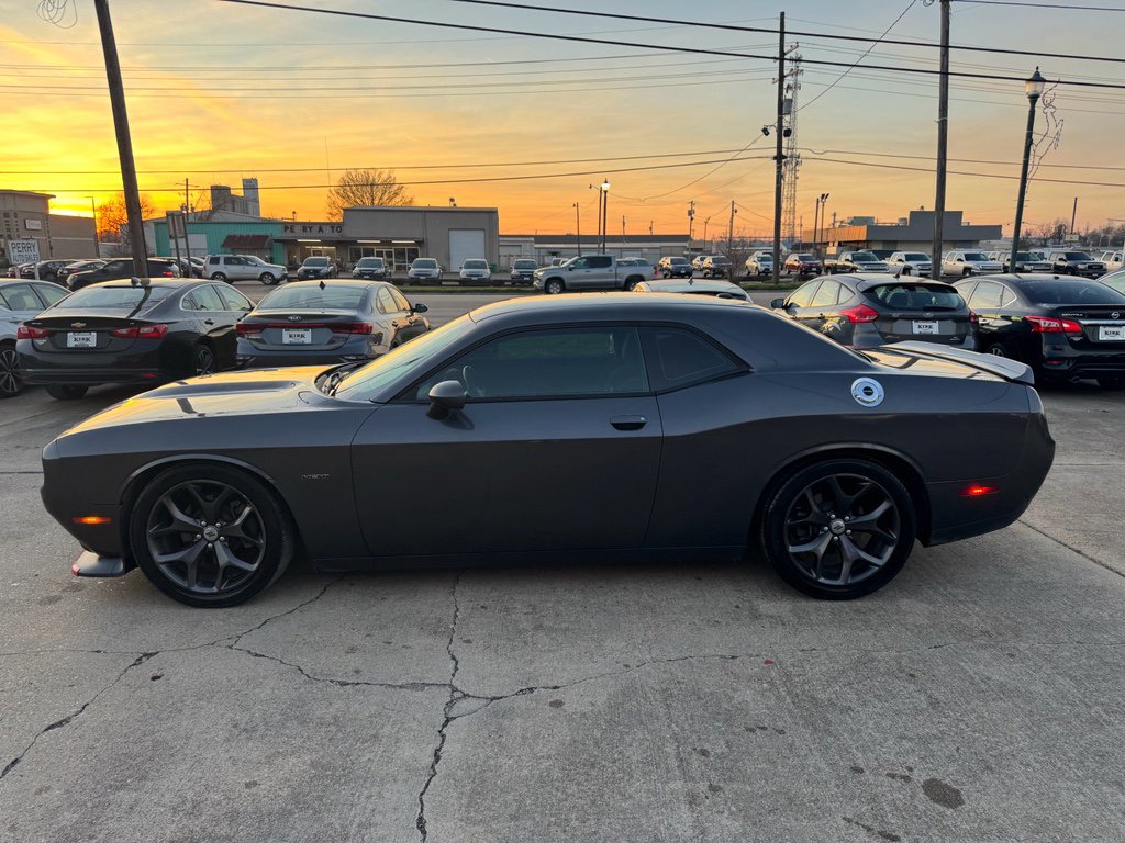 Used 2019 Dodge Challenger R/T image 2