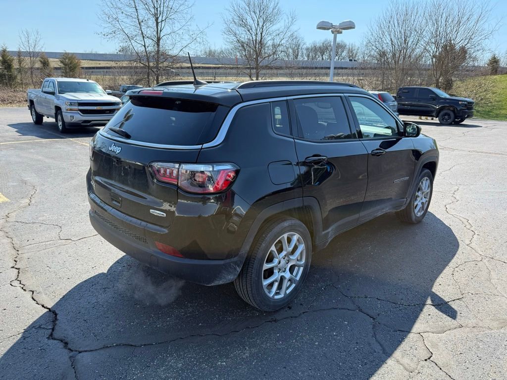 Used 2023 Jeep Compass Latitude image 3