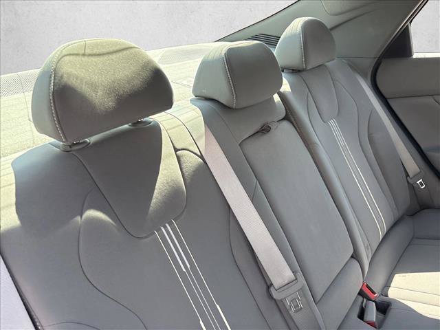 Used 2022 Hyundai Elantra SEL w/ Convenience + Premium Package FWD image 25