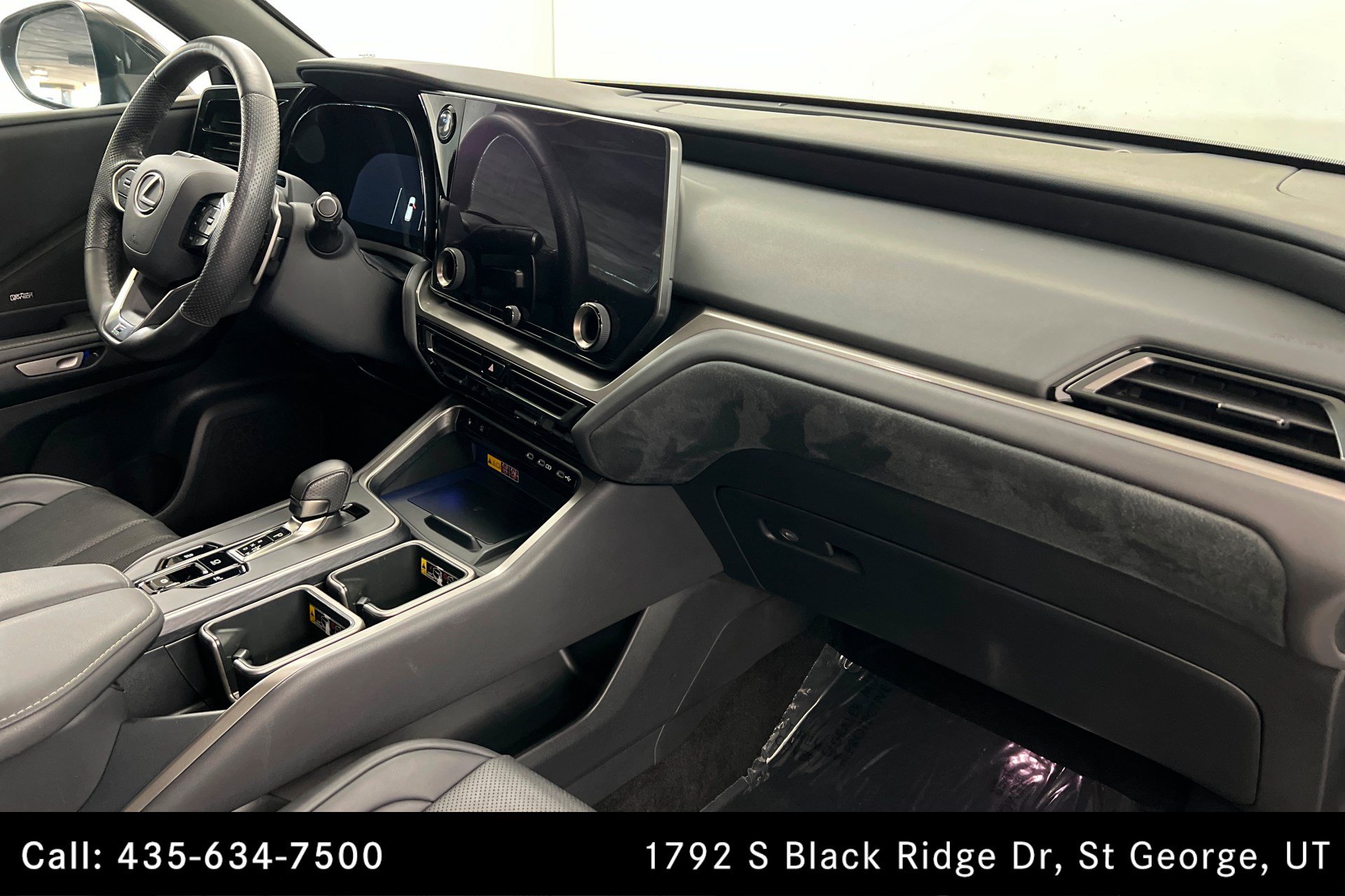 Used 2024 Lexus TX 500h AWD w/ Technology Package image 25