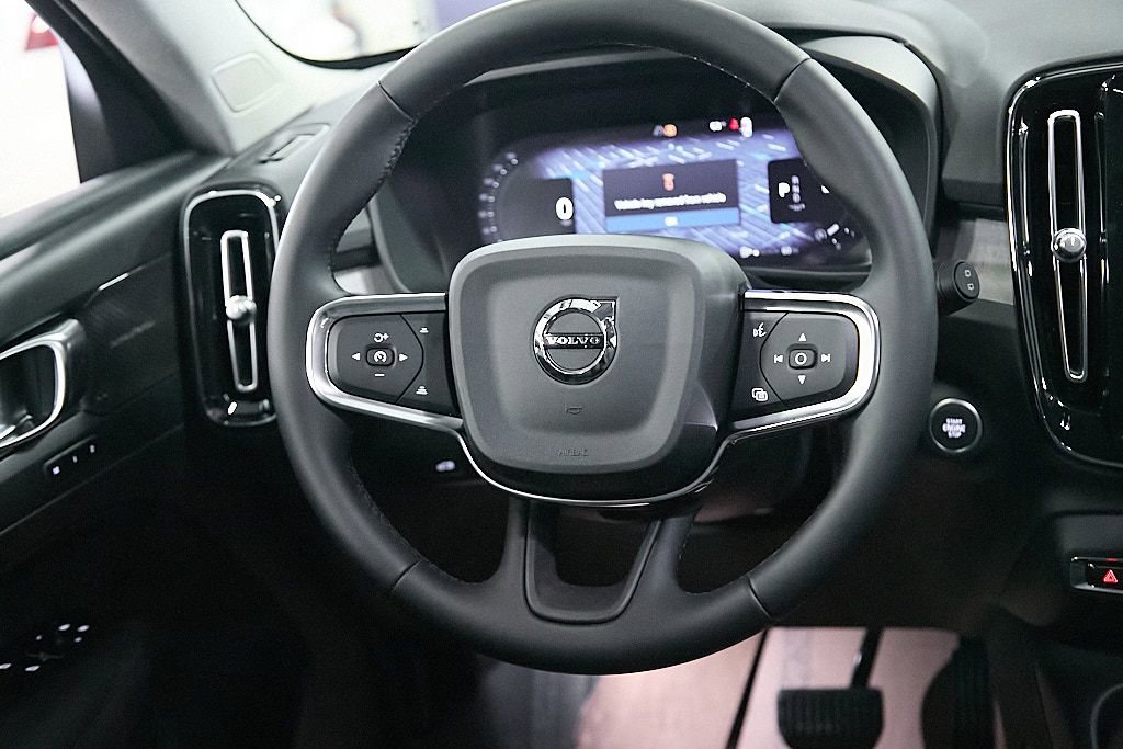 New 2026 Volvo XC40 B5 Ultra w/ Climate Package image 23