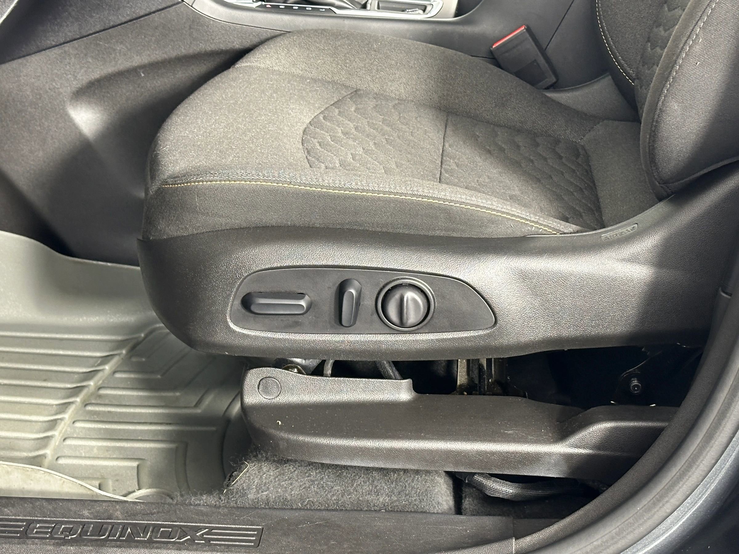 Used 2018 Chevrolet Equinox LT w/ Sun & Infotainment Package AWD/4WD image 26