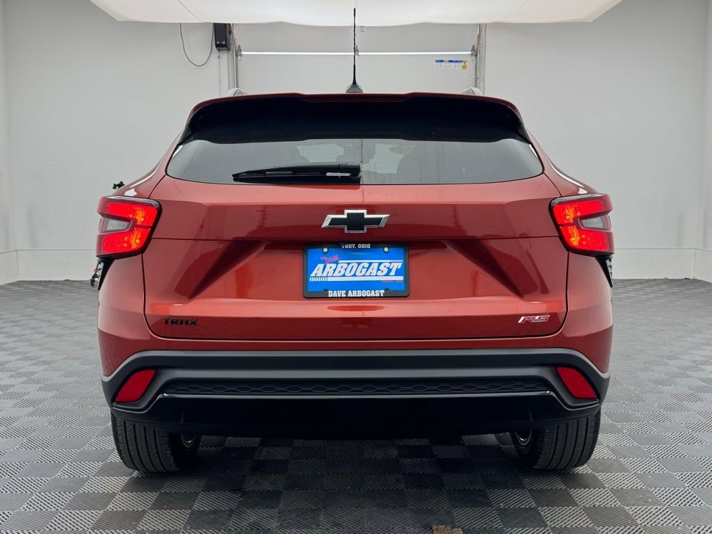 Used 2024 Chevrolet Trax RS w/ Driver Confidence Package FWD image 8