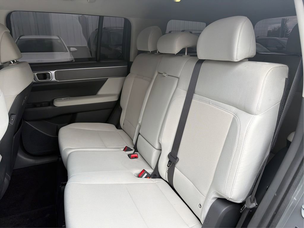 Certified 2024 Hyundai Santa Fe SE image 10