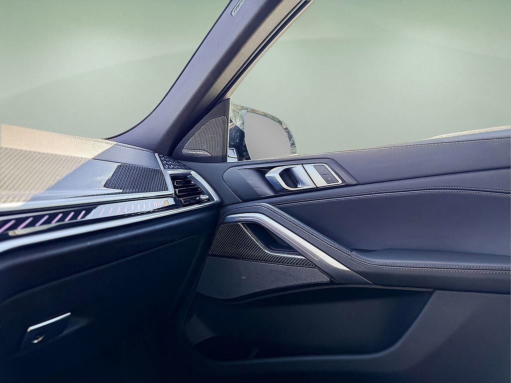 Used 2025 BMW X6 M60i image 21