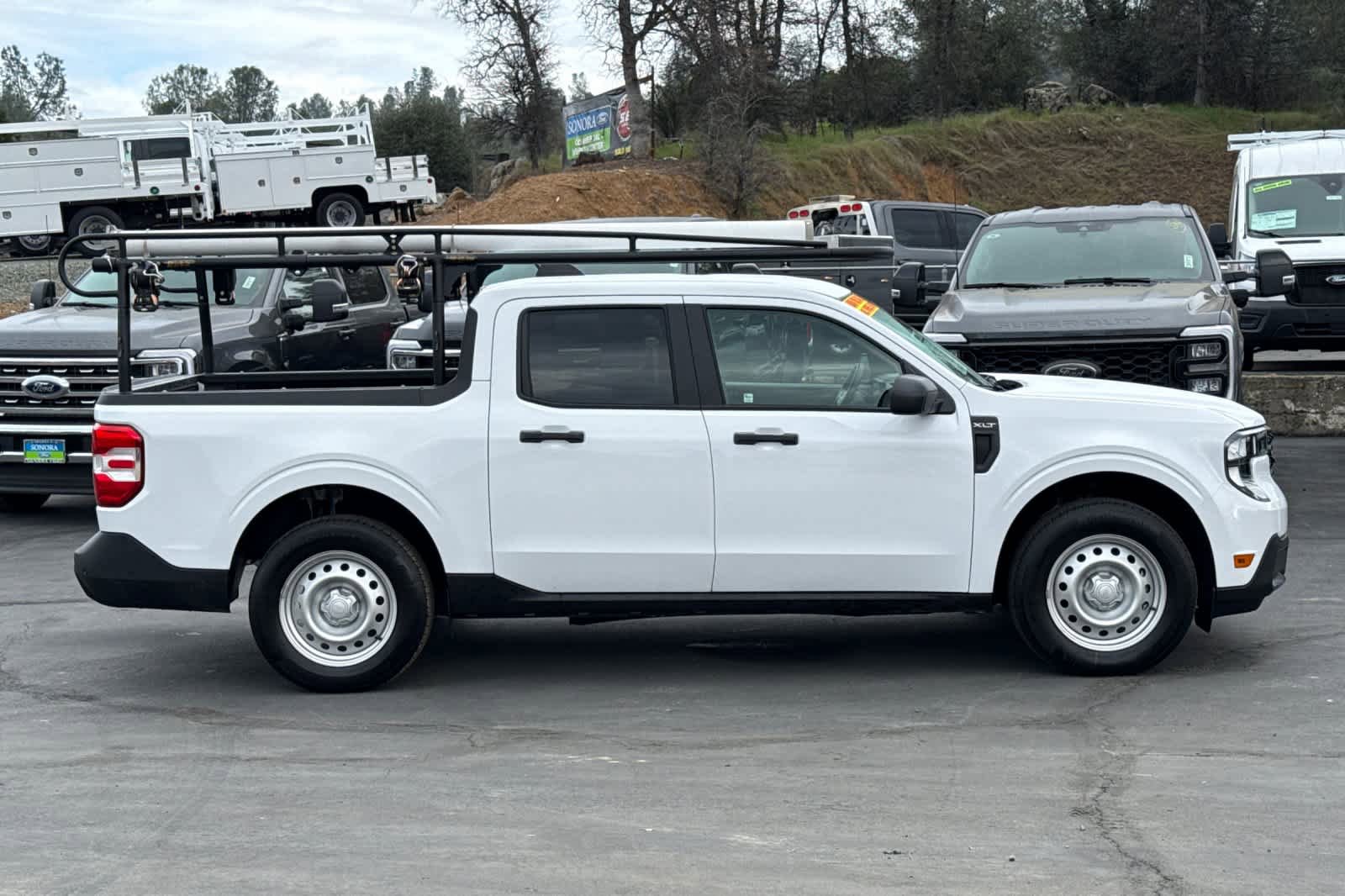 Used 2025 Ford Maverick XLT w/ Equipment Group 302A AWD/4WD image 3
