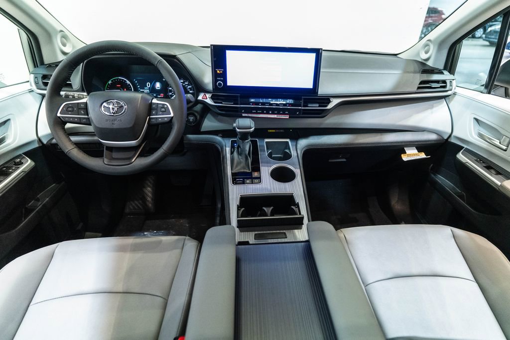 New 2026 Toyota Sienna XLE FWD image 14