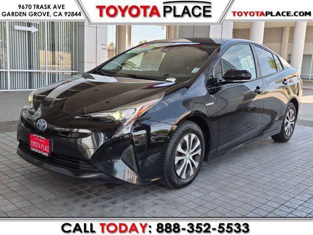 Used 2017 Toyota Prius Two w/ Prius Two Safety Plus Package FWD image 1