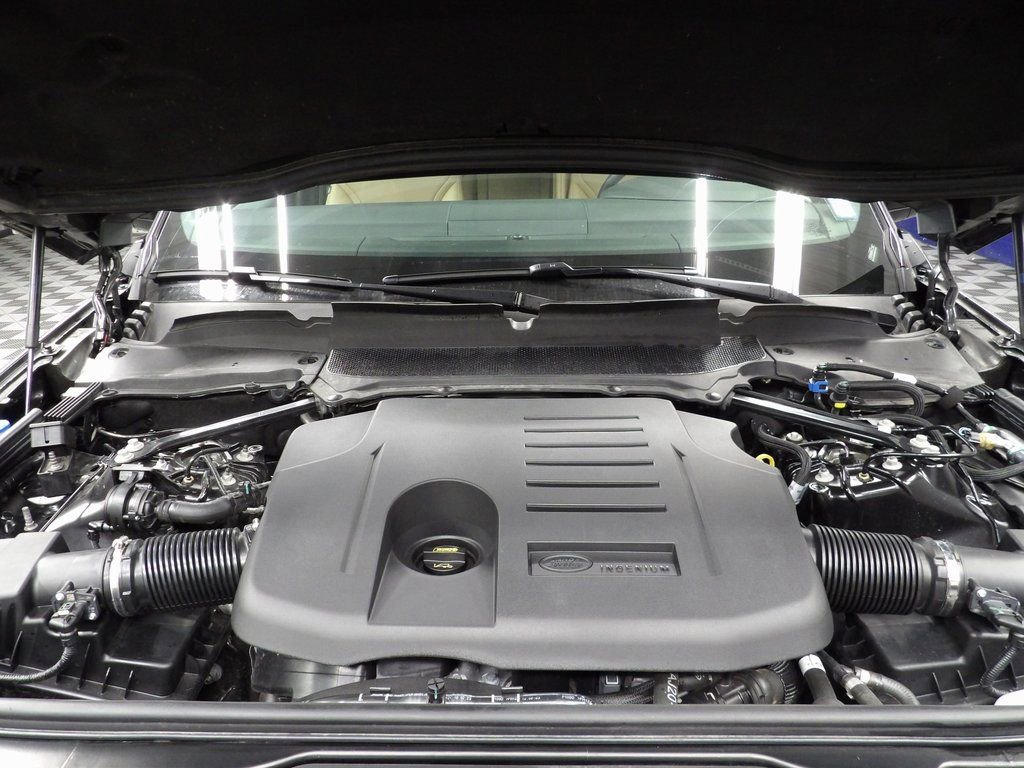 Used 2024 Land Rover Discovery Dynamic SE image 23