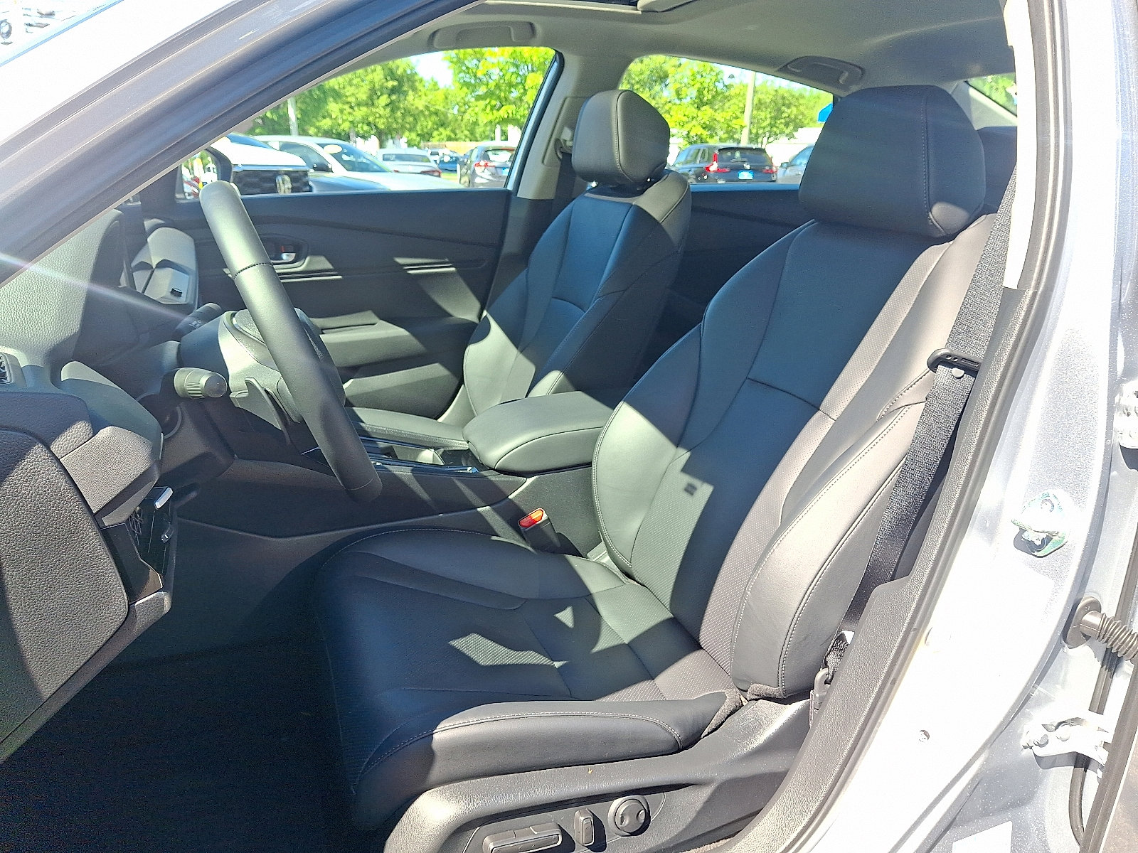 Used 2025 Honda Accord EX-L image 16