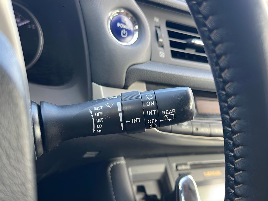 Used 2012 Lexus CT 200h Premium image 32