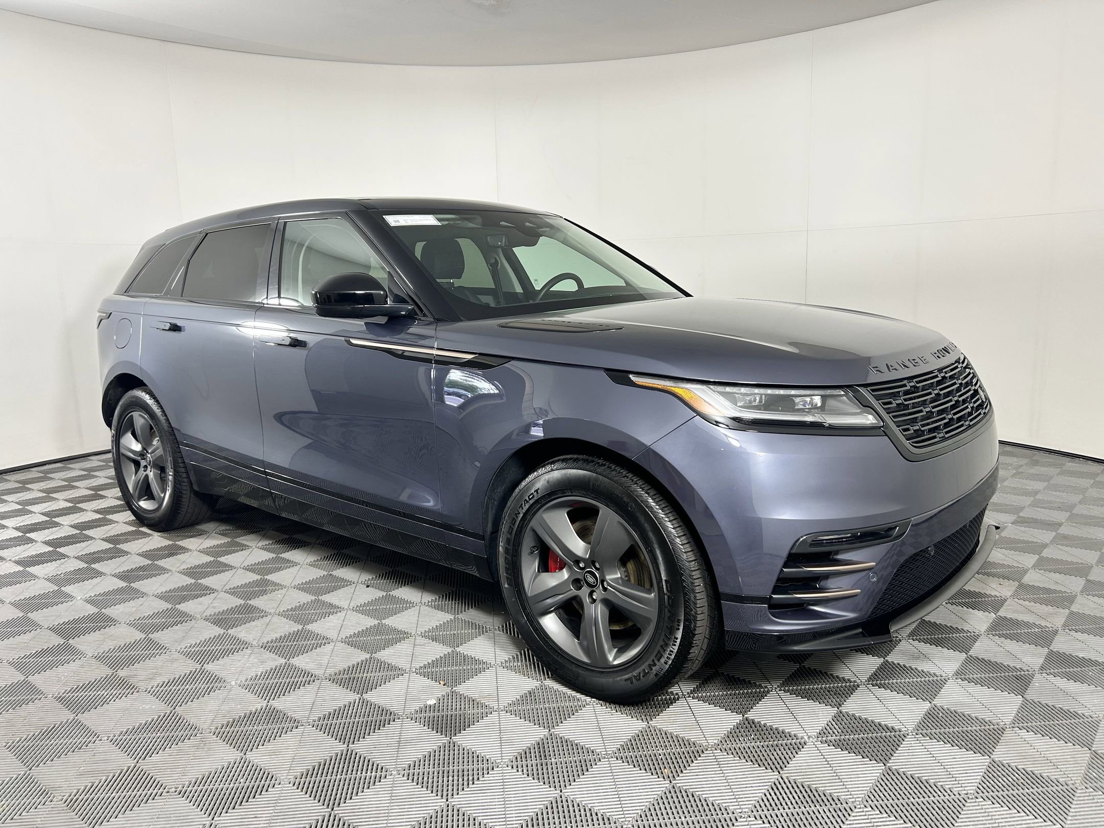 Used 2025 Land Rover Range Rover Velar Dynamic SE image 5